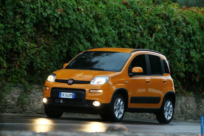 2012 Fiat Panda Trekking - фотография 29 из 32
