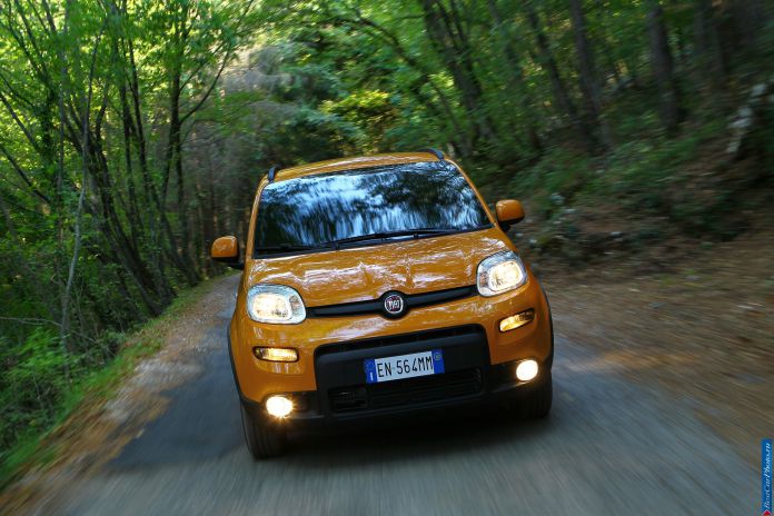 2012 Fiat Panda Trekking - фотография 31 из 32
