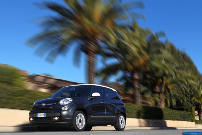 2013 Fiat 500L - фотография 10 из 35 2013 Fiat 500L - фотография 10 из 35