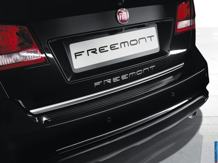 2013 Fiat Freemont Park Avenue - фотография 2 из 2