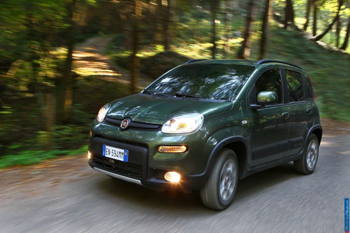 2013 Fiat Panda 4x4 - фотография 26 из 61 2013 Fiat Panda 4x4 - фотография 26 из 61