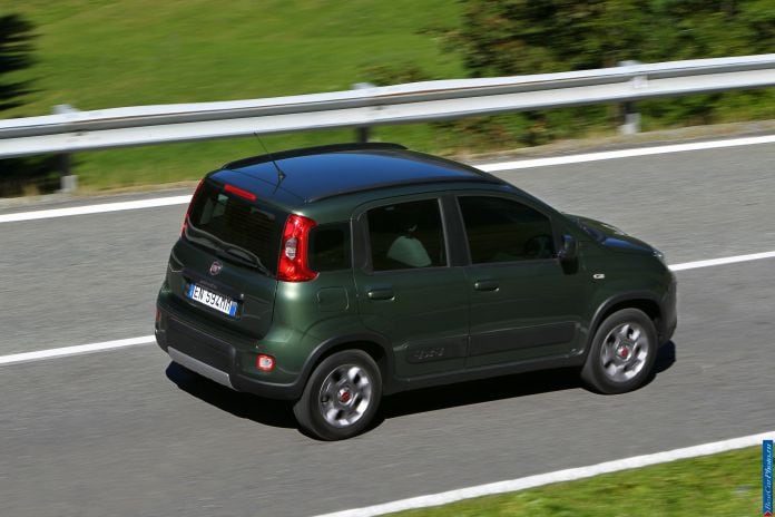 2013 Fiat Panda 4x4 - фотография 39 из 61 2013 Fiat Panda 4x4 - фотография 39 из 61