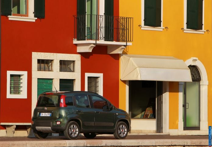 2013 Fiat Panda 4x4 - фотография 42 из 61 2013 Fiat Panda 4x4 - фотография 42 из 61