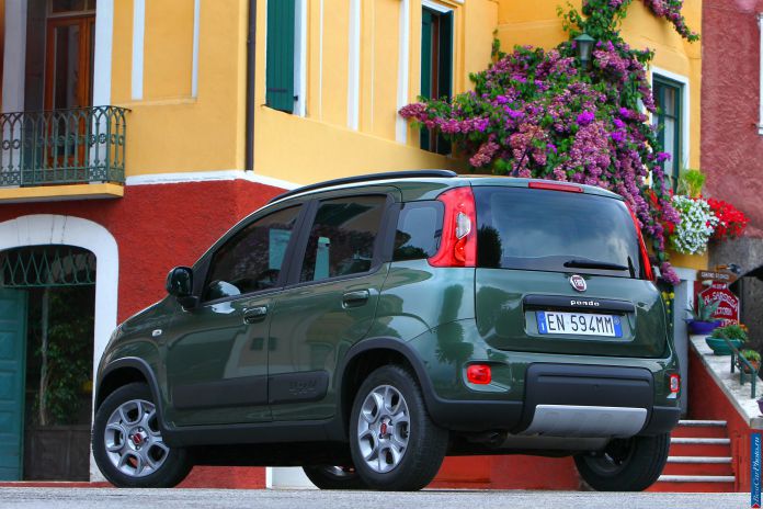 2013 Fiat Panda 4x4 - фотография 43 из 61 2013 Fiat Panda 4x4 - фотография 43 из 61