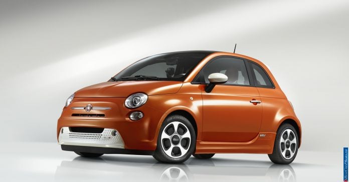 2014 Fiat 500e - фотография 14 из 36