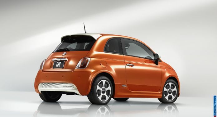 2014 Fiat 500e - фотография 15 из 36