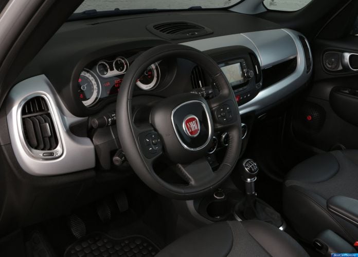 2014 Fiat 500L Beats Edition - фотография 33 из 50