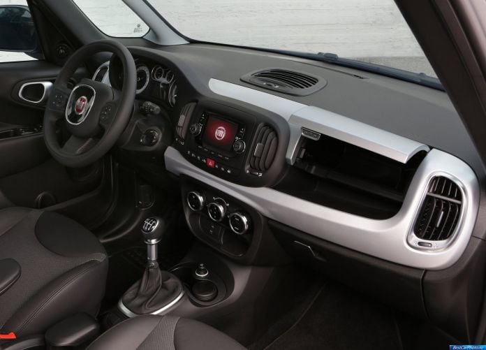 2014 Fiat 500L Beats Edition - фотография 35 из 50