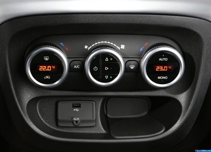 2014 Fiat 500L Beats Edition - фотография 38 из 50