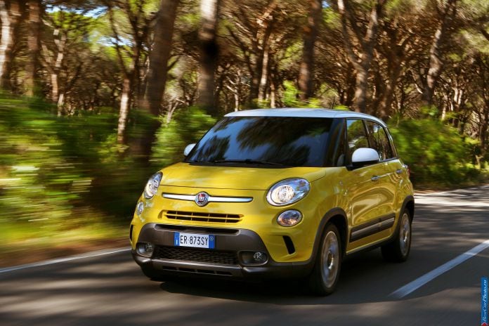 2014 Fiat 500L Trekking - фотография 10 из 31 2014 Fiat 500L Trekking - фотография 10 из 31