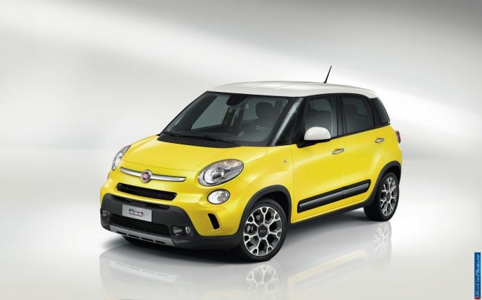 2014 Fiat 500L Trekking - фотография 19 из 31 2014 Fiat 500L Trekking - фотография 19 из 31