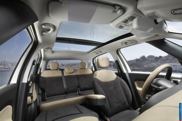 2014 Fiat 500L US Version - фотография 38 из 40