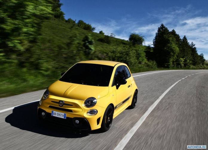 2017 Fiat 595 Abarth - фотография 10 из 24