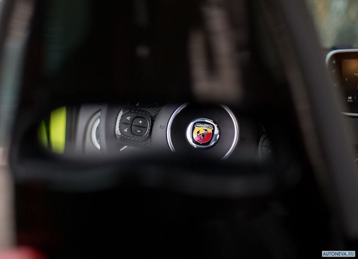 2019 Fiat 595 Abarth - фотография 50 из 55 2019 Fiat 595 Abarth - фотография 50 из 55