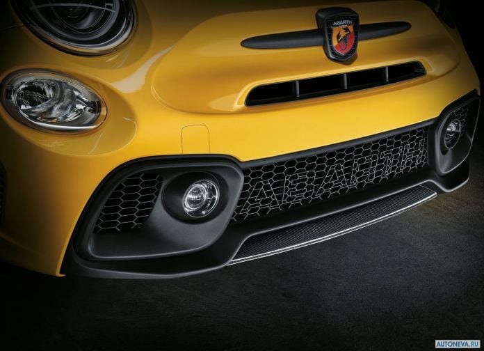 2019 Fiat 595 Abarth - фотография 53 из 55 2019 Fiat 595 Abarth - фотография 53 из 55