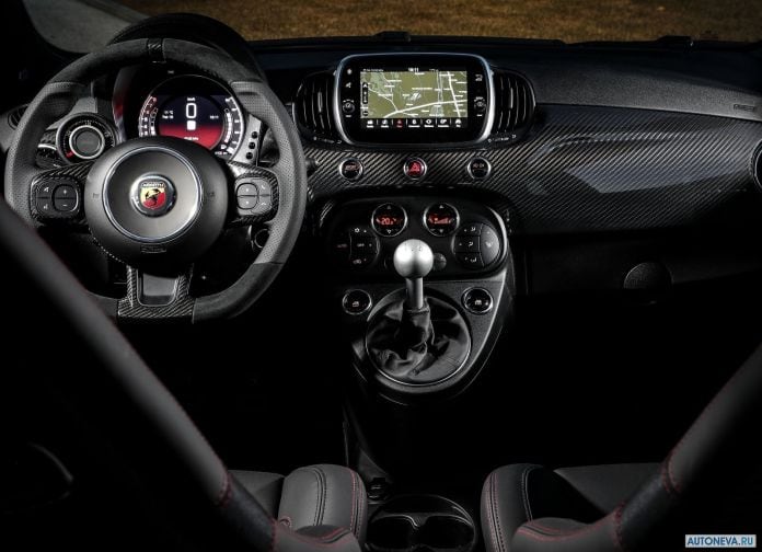 2019 Fiat 595 Abarth Esseesse - фотография 22 из 37 2019 Fiat 595 Abarth Esseesse - фотография 22 из 37