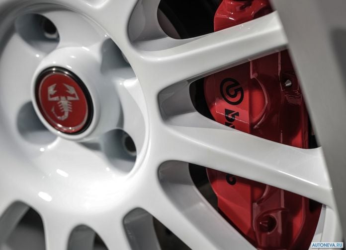 2019 Fiat 595 Abarth Esseesse - фотография 31 из 37 2019 Fiat 595 Abarth Esseesse - фотография 31 из 37