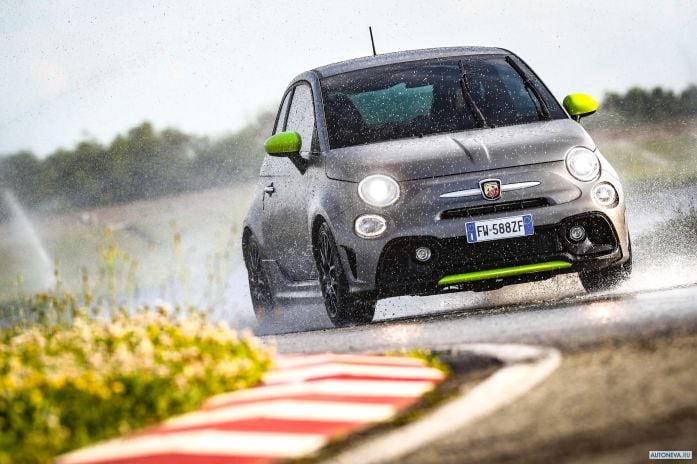 2020 Fiat 595 Abarth Pista - фотография 1 из 33