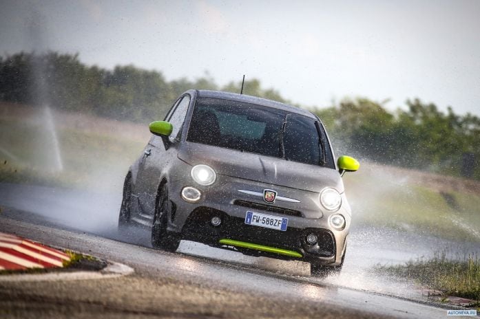 2020 Fiat 595 Abarth Pista - фотография 2 из 33