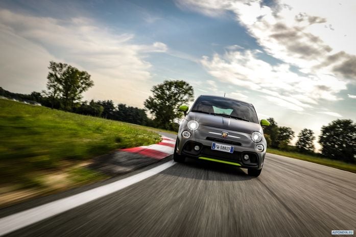 2020 Fiat 595 Abarth Pista - фотография 8 из 33