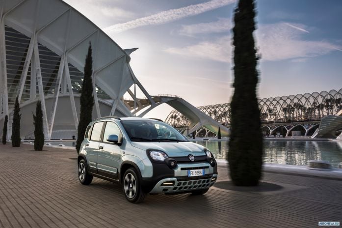 2020 Fiat Panda City Cross Hybrid Launch Edition - фотография 2 из 20