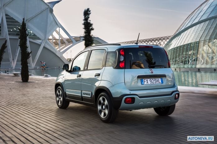 2020 Fiat Panda City Cross Hybrid Launch Edition - фотография 9 из 20