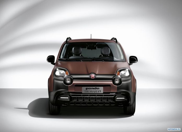 2020 Fiat Panda Trussardi - фотография 1 из 34 2020 Fiat Panda Trussardi - фотография 1 из 34