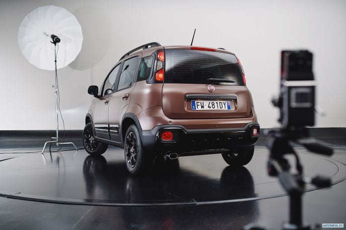 2020 Fiat Panda Trussardi - фотография 13 из 34