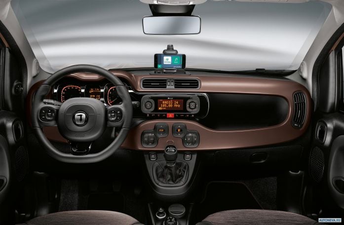 2020 Fiat Panda Trussardi - фотография 18 из 34