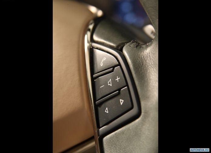 2010 Fisker Karma - фотография 30 из 40