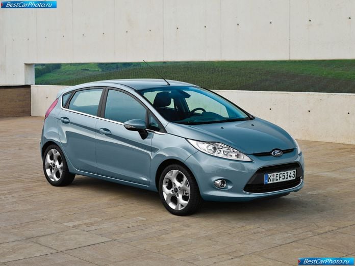 2009 Ford Fiesta 5-door - фотография 2 из 12 2009 Ford Fiesta 5-door - фотография 2 из 12