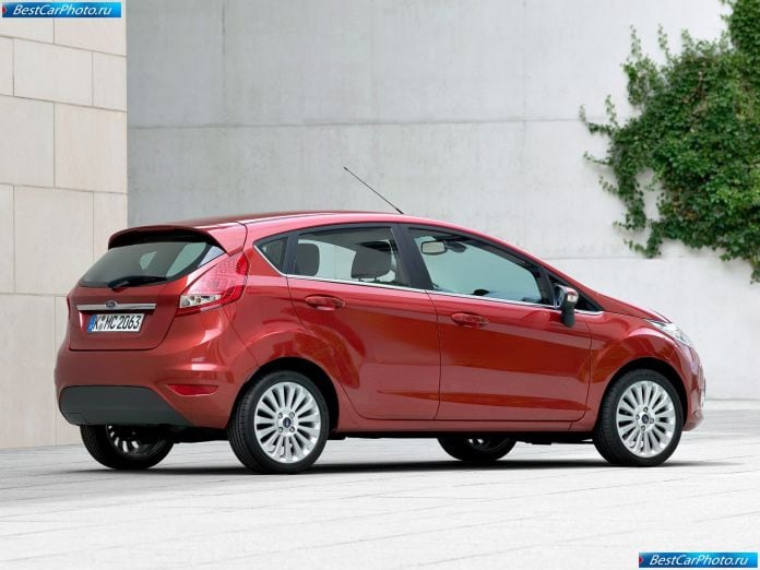 2009 Ford Fiesta 5-door - фотография 6 из 12