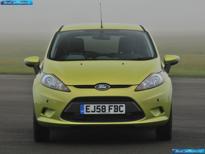 2009 Ford Fiesta Econetic - фотография 13 из 17 2009 Ford Fiesta Econetic - фотография 13 из 17