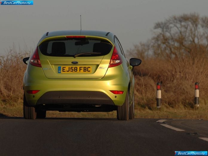 2009 Ford Fiesta Econetic - фотография 14 из 17 2009 Ford Fiesta Econetic - фотография 14 из 17