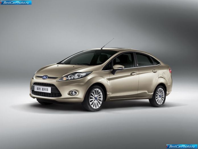2010 Ford Fiesta Sedan - фотография 1 из 3
