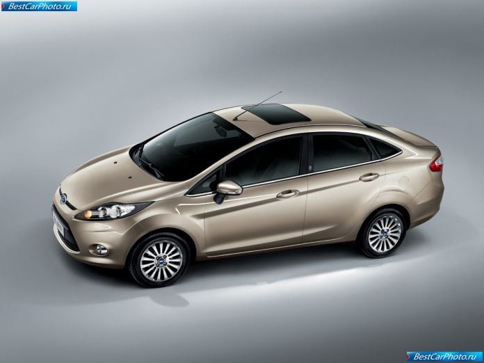 2010 Ford Fiesta Sedan - фотография 2 из 3