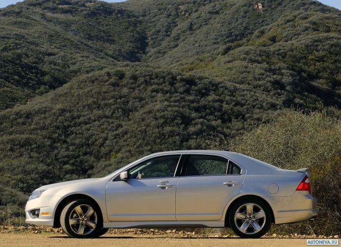 2010 Ford Fusion - фотография 11 из 33