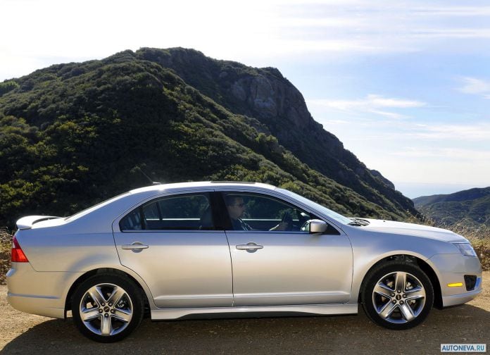 2010 Ford Fusion - фотография 12 из 33