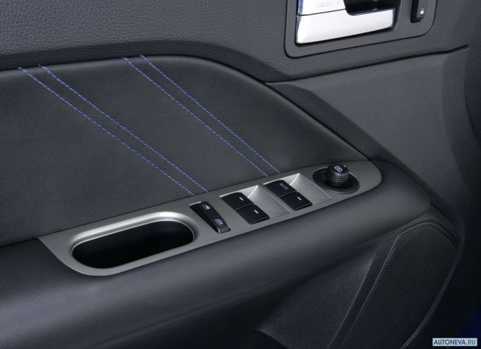 2010 Ford Fusion - фотография 23 из 33