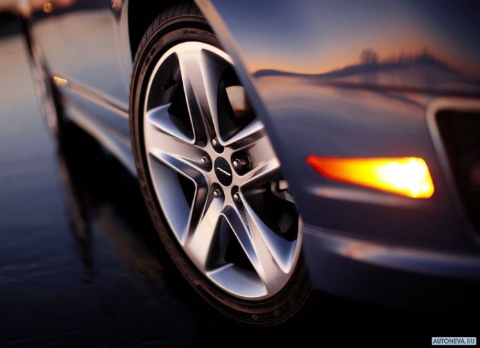 2010 Ford Fusion - фотография 24 из 33
