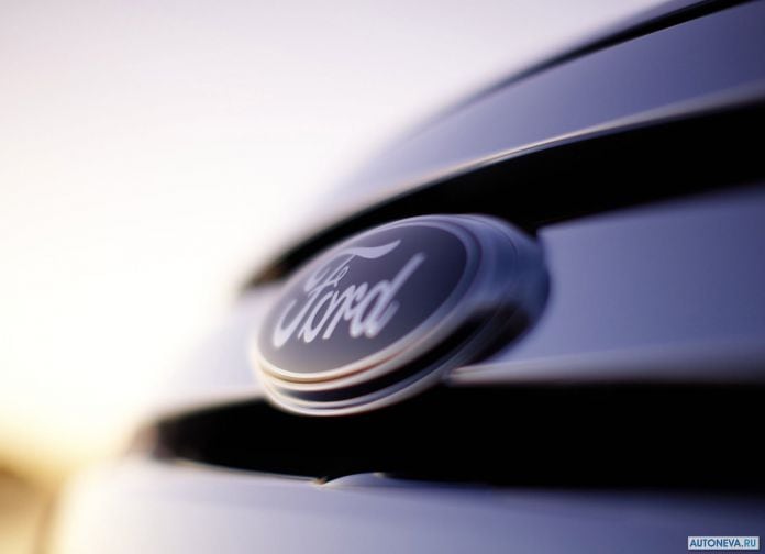 2010 Ford Fusion - фотография 26 из 33