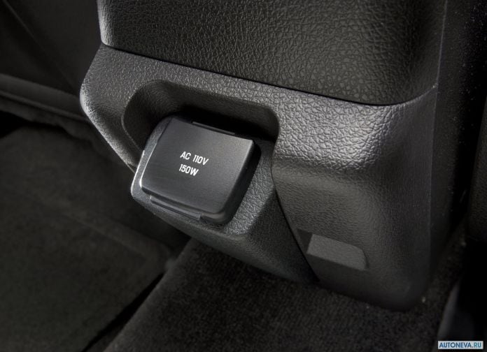 2010 Ford Fusion Hybrid - фотография 18 из 38