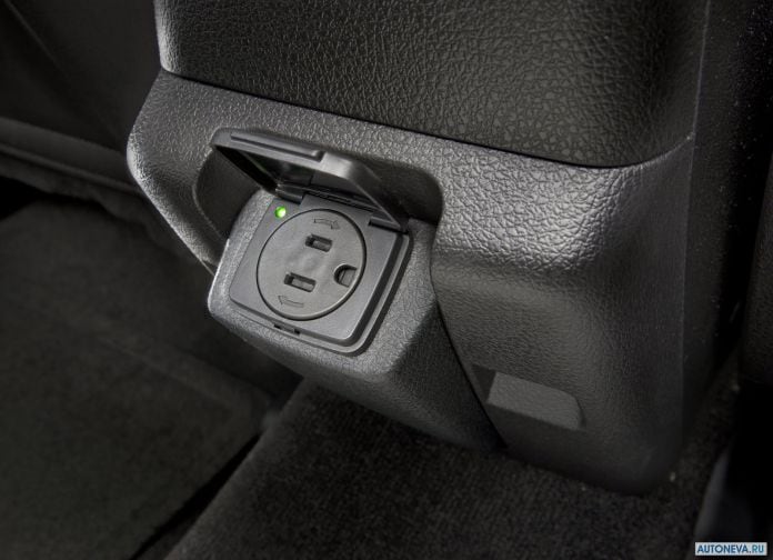 2010 Ford Fusion Hybrid - фотография 19 из 38 2010 Ford Fusion Hybrid - фотография 19 из 38