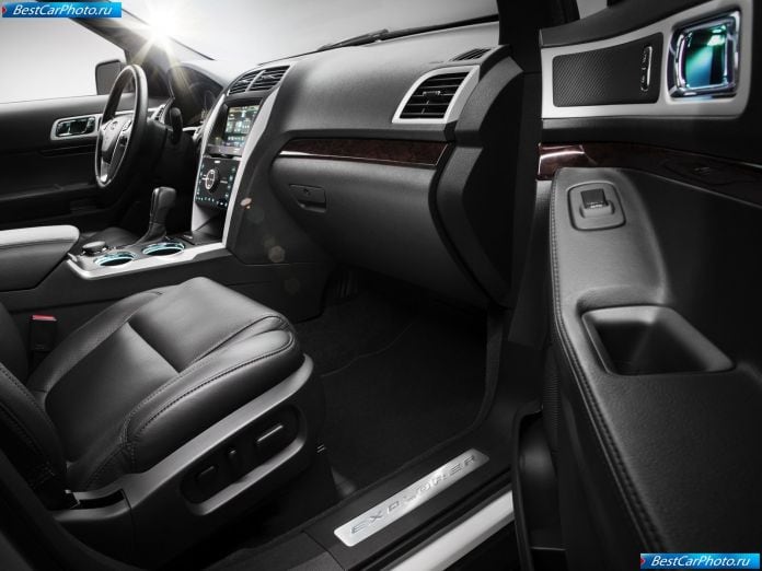 2011 Ford Explorer - фотография 38 из 80