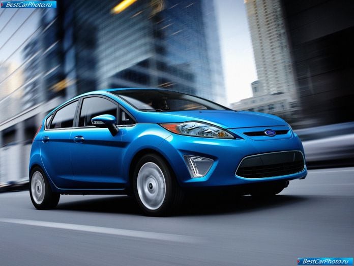 2011 Ford Fiesta - фотография 1 из 38