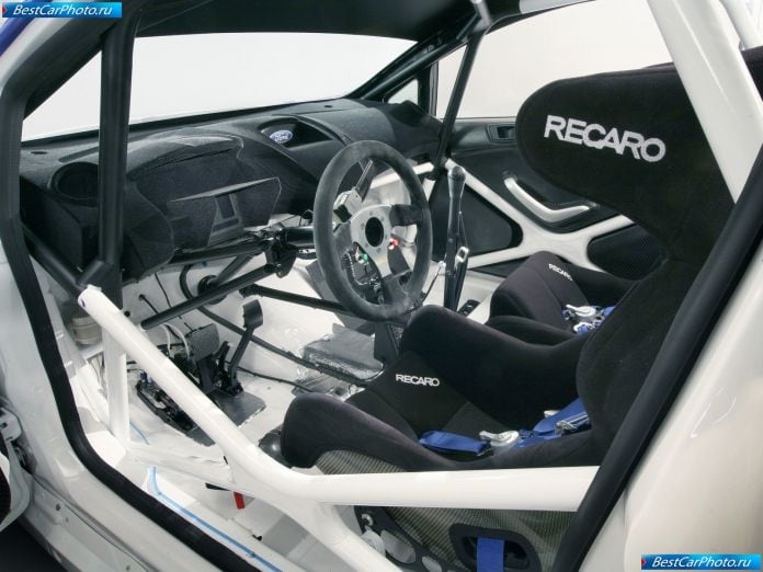 2011 Ford Fiesta Rs Wrc - фотография 11 из 14 2011 Ford Fiesta Rs Wrc - фотография 11 из 14