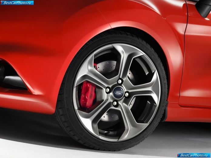 2011 Ford Fiesta St Concept - фотография 16 из 21
