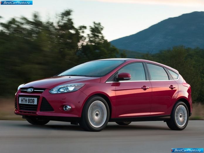 2011 Ford Focus - фотография 14 из 68