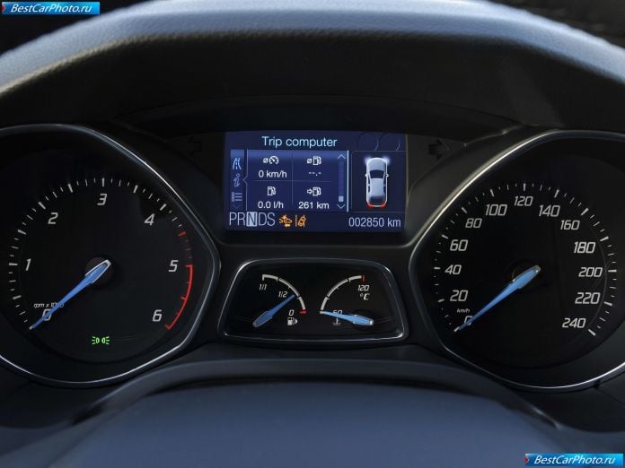2011 Ford Focus - фотография 57 из 68