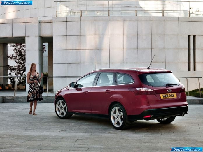 2011 Ford Focus Estate - фотография 9 из 20